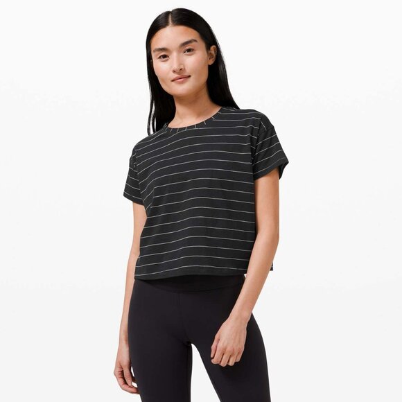 lululemon Black Striped Cates Tee size 4 - Picture 1 of 11